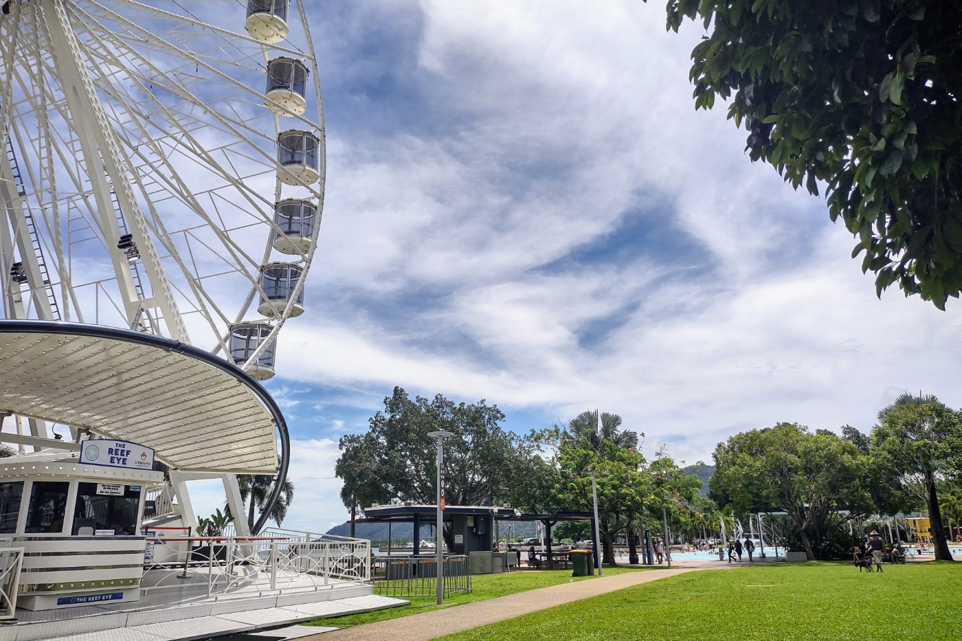 Cairns Reef Eye Big Wheel