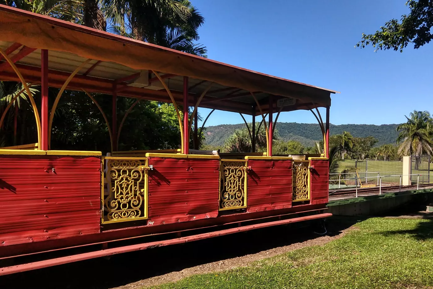 balley hooley train