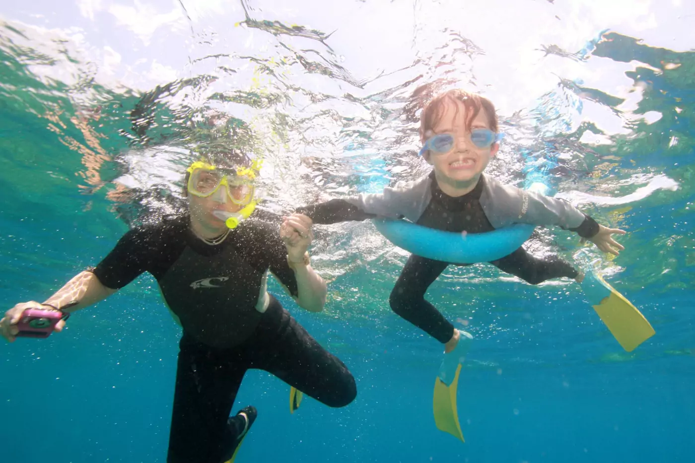 snorkelling little kids