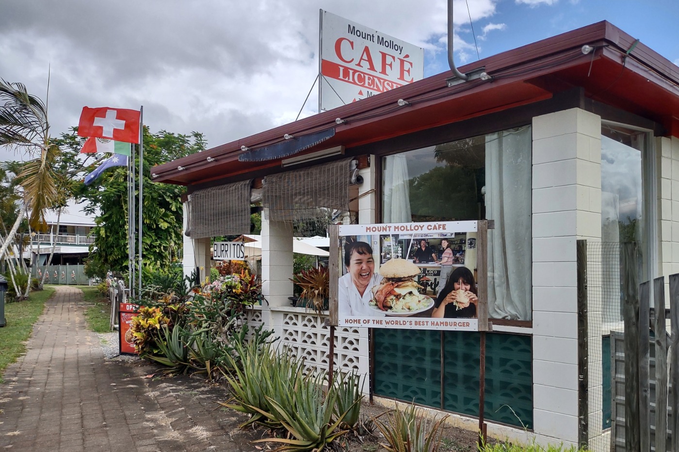 Best burgers on the Tablelands at Mt Molloy QLD